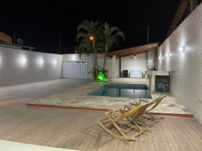 Casa com piscina em Itanhaém